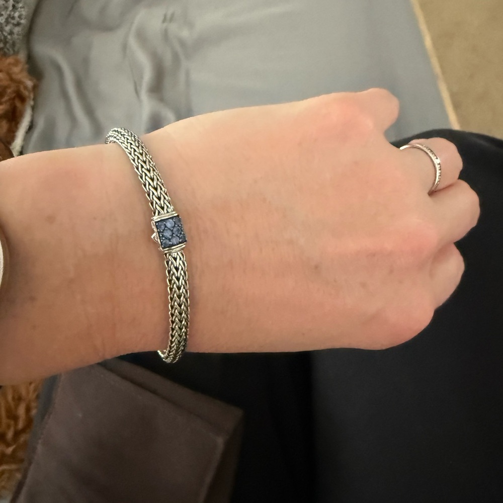 John Hardy Silver Bracelet with Blue Detail - Picture 4 of 12